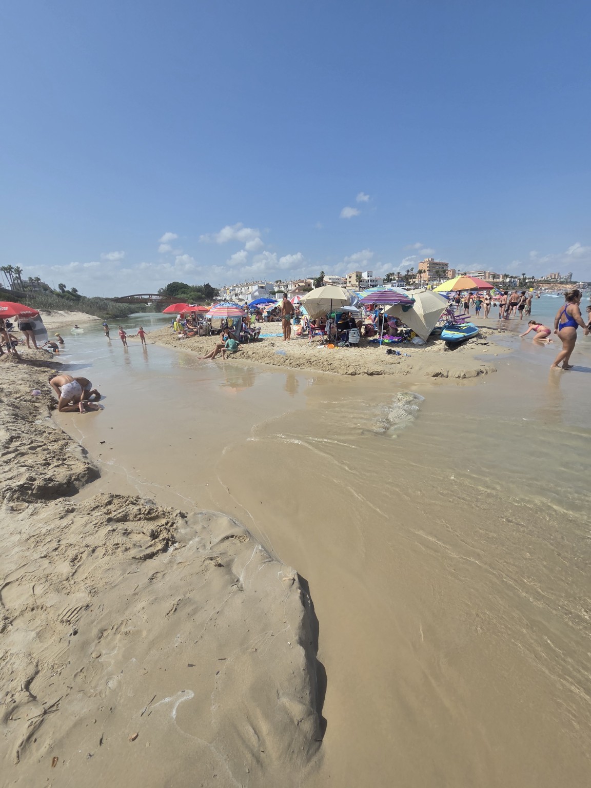 Płytkie ujście Río Seco przy plaży Mil Palmeras